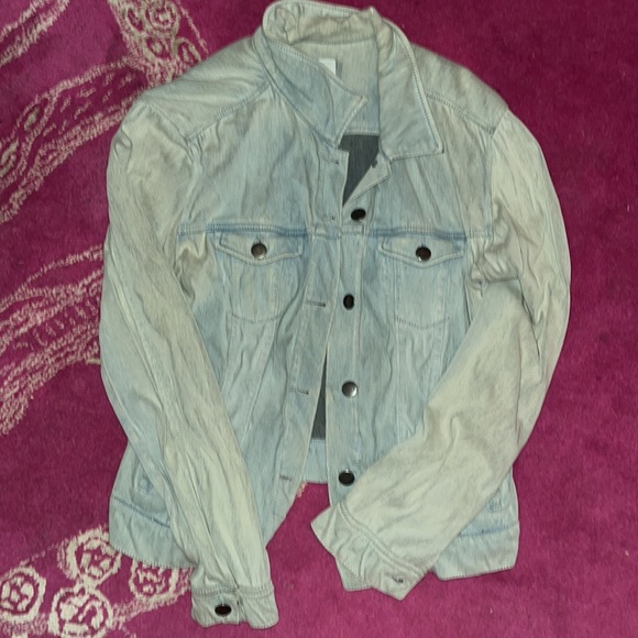 Soft denim Button down long sleeve shirt - Picture 5 of 6